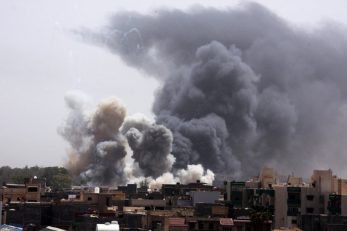 北约持续轰炸的黎波里 卡扎菲誓言要战斗到底图