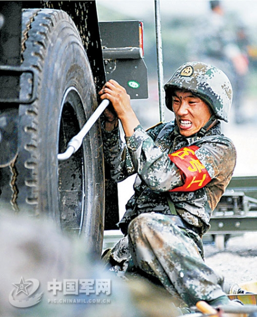 中国军队装甲装备战备标准化建设集训举行图